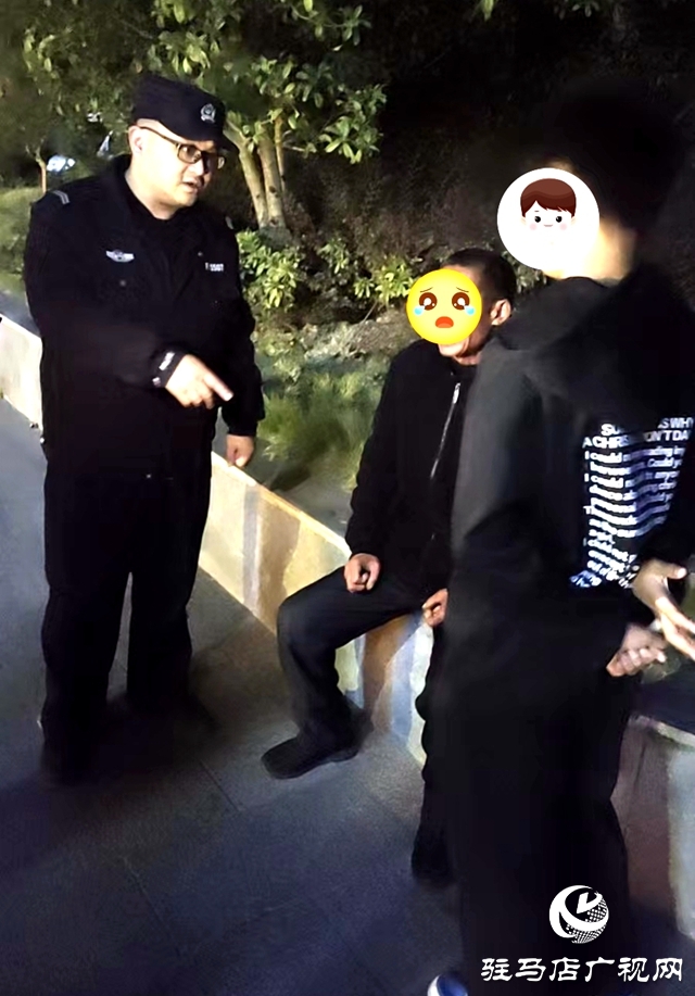 小孩貪玩家人急 民警深夜幫找回