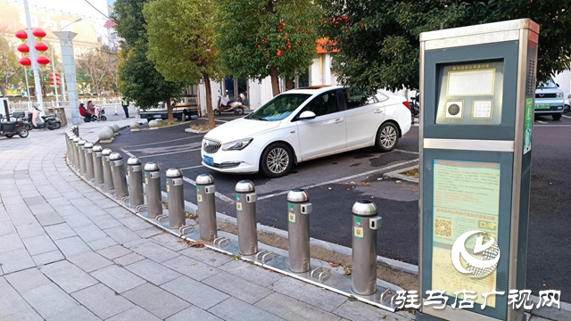 遺留在駐馬店街頭的公共自行車停車樁何日能拆除？