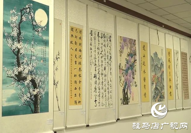 遂平縣舉行“慶國(guó)慶?迎中秋”書畫作品展