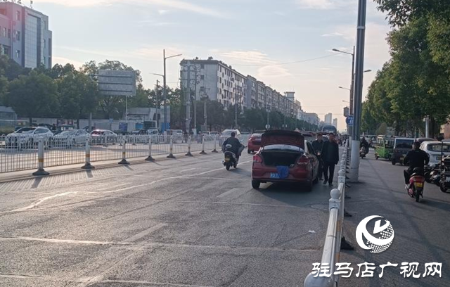 出租車占道候客影響交通 市民期盼合理規(guī)劃解決難題